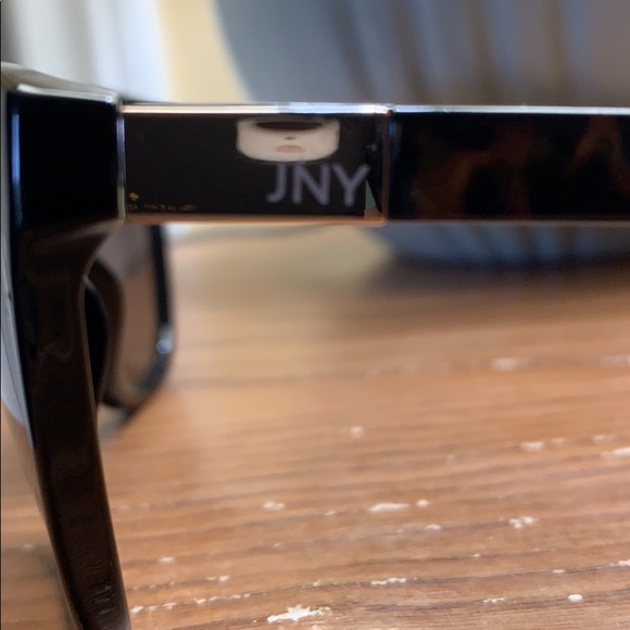 Sun glasses - Picture 2 of 2